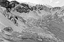 Briançonnais, Blick von der Cime de Clot (2734m) südöstlich von Briançon auf Daunmoränen unter dem Col de la Roya (im Hintergrund Pelvouxgruppe)
